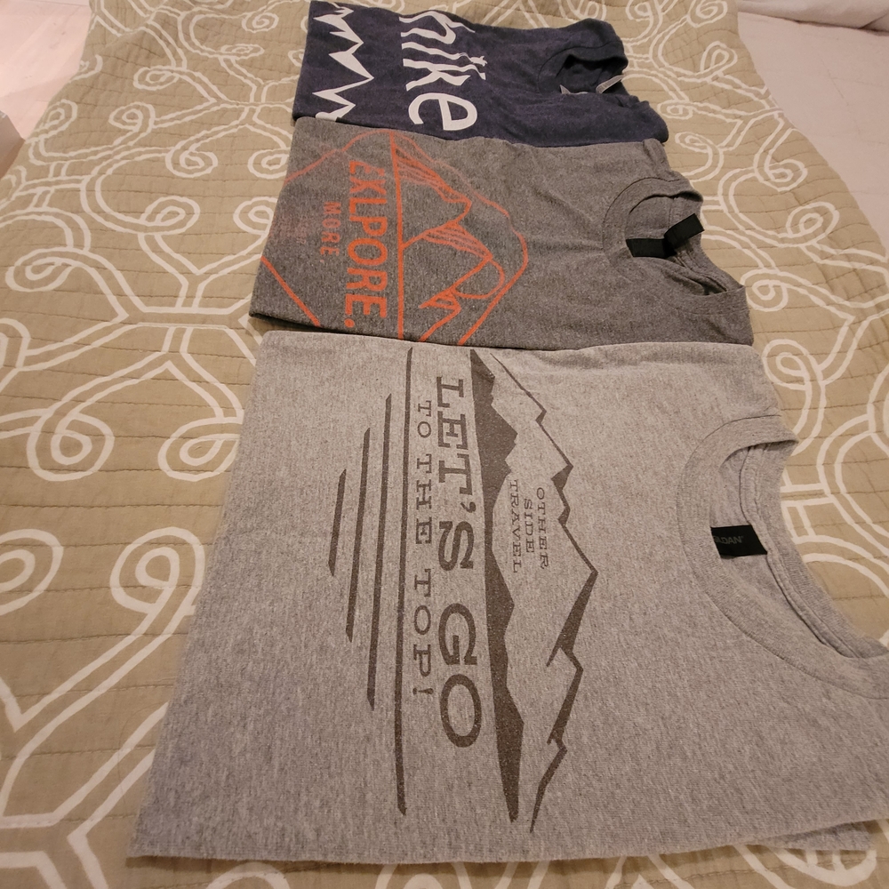 Gildan Navy and Gray Graphic Short Sleeve Tees